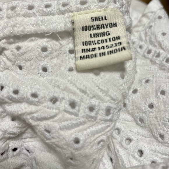 Sim & Sam- White Embroidered boho eyelet Tank Top Size Large - Picture 4 of 8
